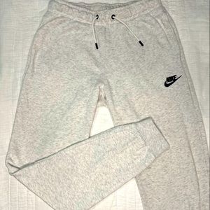 Nike Cookies and Cream colored Sweats. Size XS Womens